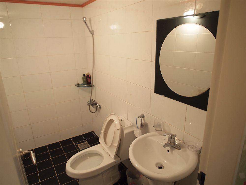 Shinchon Guest House Сеул Екстериор снимка