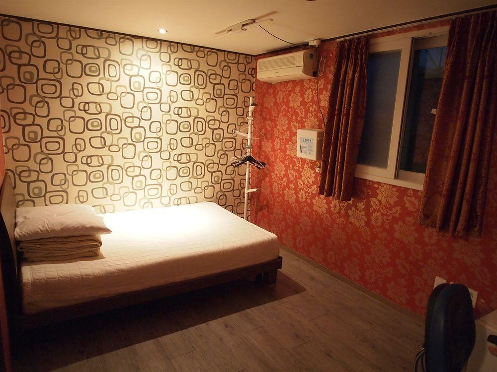 Shinchon Guest House Сеул Екстериор снимка